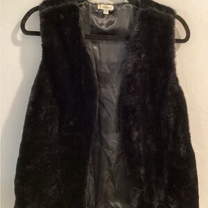 Hannah Black Faux Fur Open-Front Vest